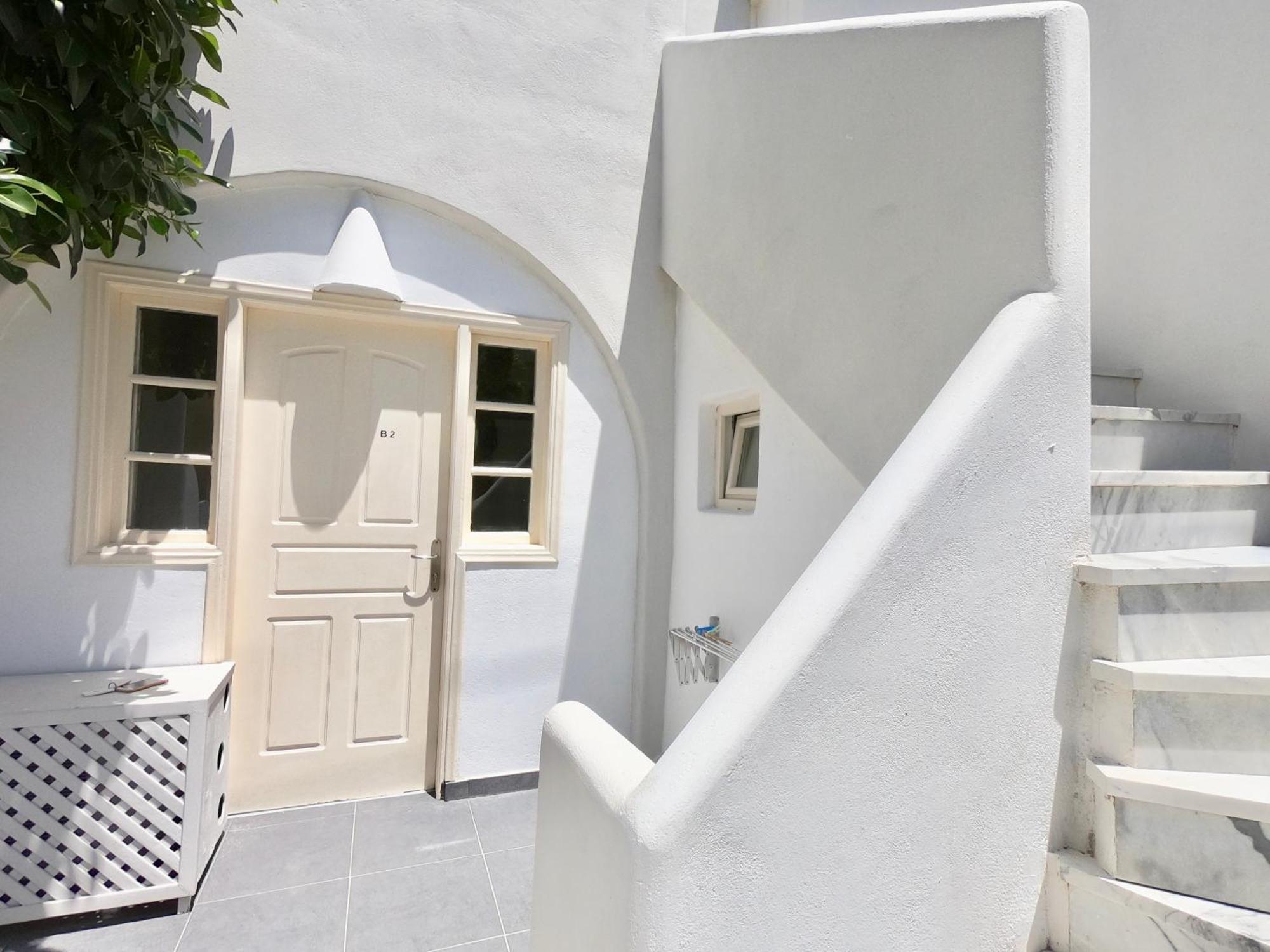 Anny Studios & Rooms Perissa Beach Exterior photo