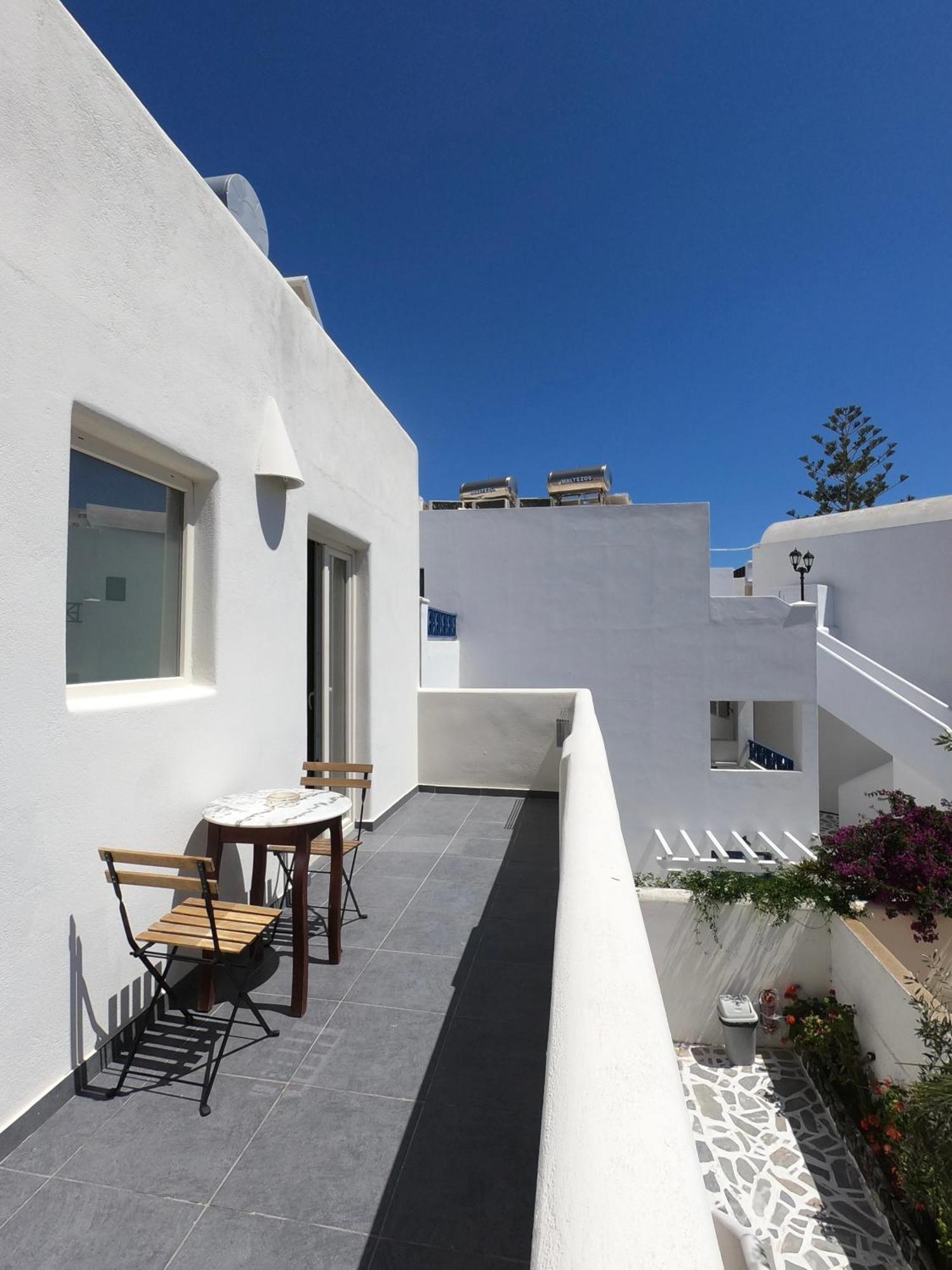 Anny Studios & Rooms Perissa Beach Exterior photo